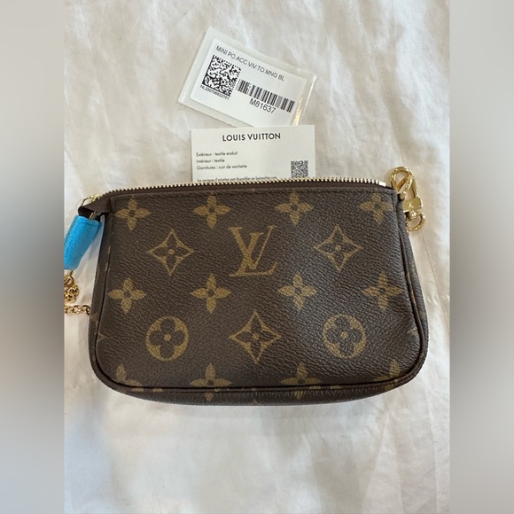 Louis Vuitton Christmas edition mini pochette - Picture 3 of 6